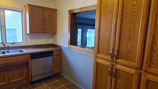 1121 1st Street N, Fargo, ND 58102