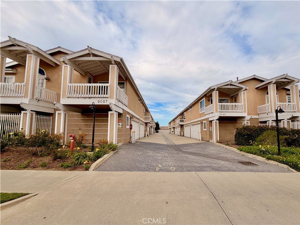 2027 Artesia Boulevard D, Torrance, CA 90504 — exterior