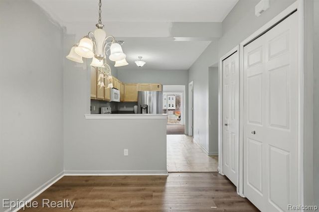 2206 Knotty Pine Trail, Howell, MI 48855