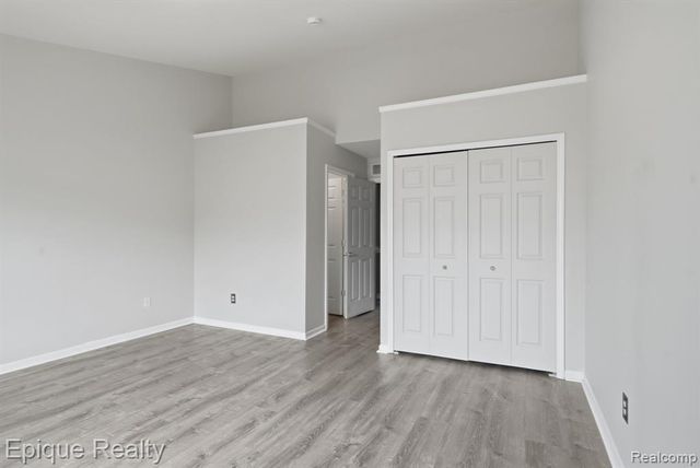 2206 Knotty Pine Trail, Howell, MI 48855