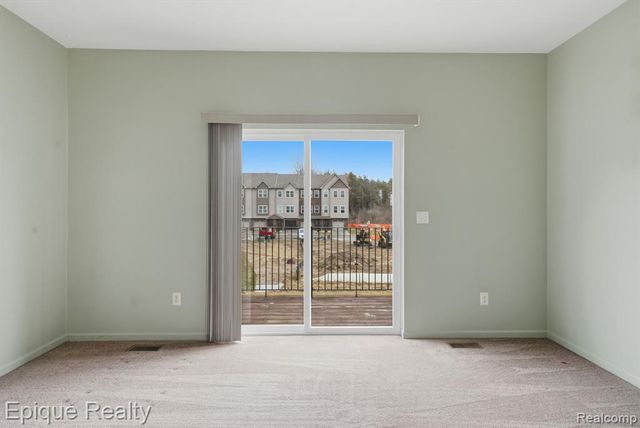 2206 Knotty Pine Trail, Howell, MI 48855