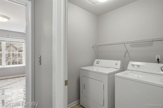 2206 Knotty Pine Trail, Howell, MI 48855