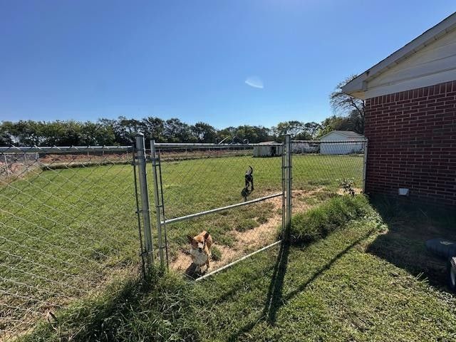 495 Rowland Mill Rd, Bruceton, TN 38317