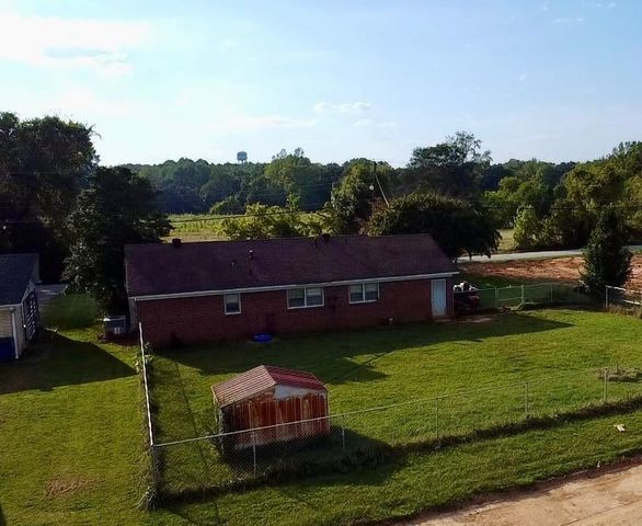 495 Rowland Mill Rd, Bruceton, TN 38317