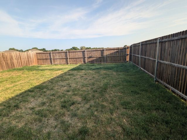 455 N Manchester Street N, Van Alstyne, TX 75495