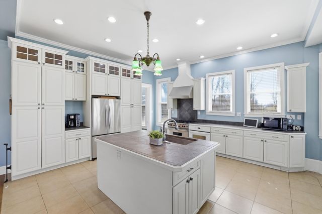 1253 Millersburg Road, Paris, KY 40361