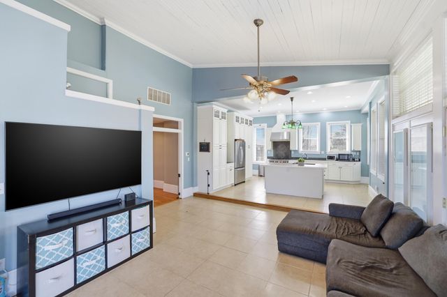 1253 Millersburg Road, Paris, KY 40361