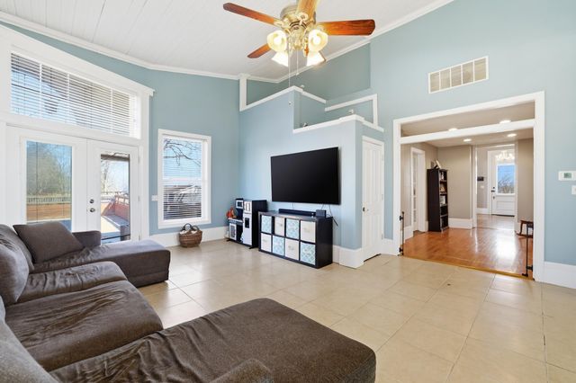 1253 Millersburg Road, Paris, KY 40361