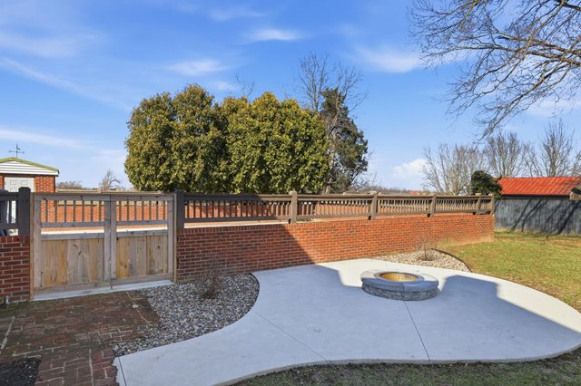 1253 Millersburg Road, Paris, KY 40361