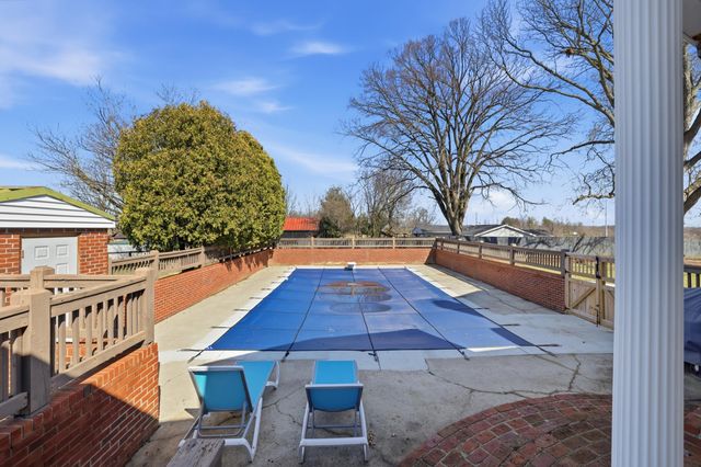 1253 Millersburg Road, Paris, KY 40361