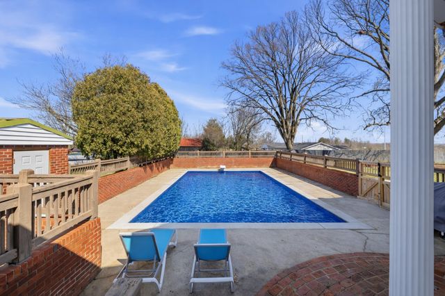 1253 Millersburg Road, Paris, KY 40361