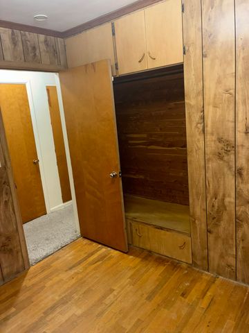 909 Westfall Avenue, Kalamazoo City, MI 49006