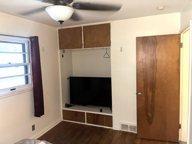 909 Westfall Avenue, Kalamazoo City, MI 49006