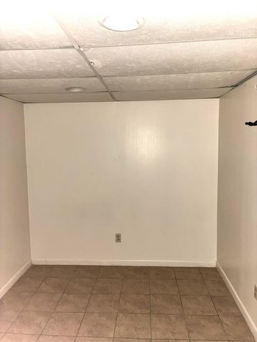 909 Westfall Avenue, Kalamazoo City, MI 49006