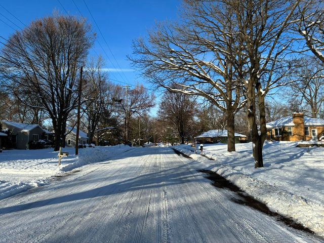 909 Westfall Avenue, Kalamazoo City, MI 49006