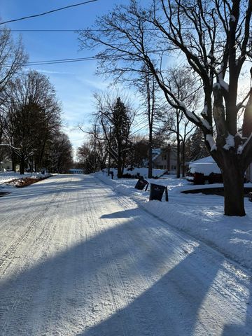 909 Westfall Avenue, Kalamazoo City, MI 49006