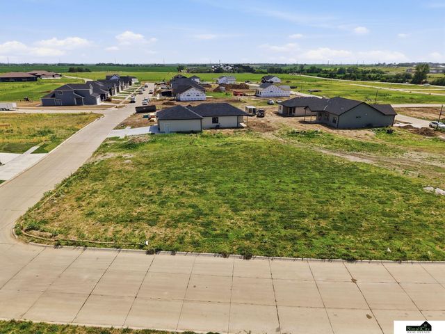 8624 Butterfly Drive, Lincoln, NE 68526