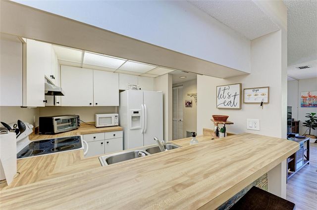 756 WHITE PINE TREE ROAD 210, Venice, FL 34285