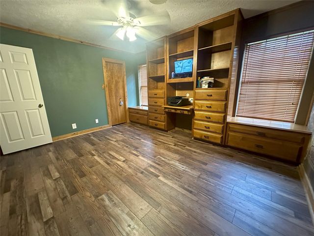 2105 Yokley RD, Rockdale, TX 76567