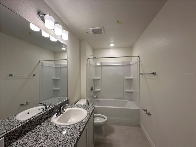 37411 ROANOKE RIVER WAY, Zephyrhills, FL 33540