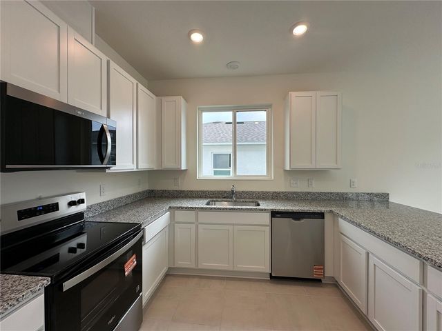 37411 ROANOKE RIVER WAY, Zephyrhills, FL 33540