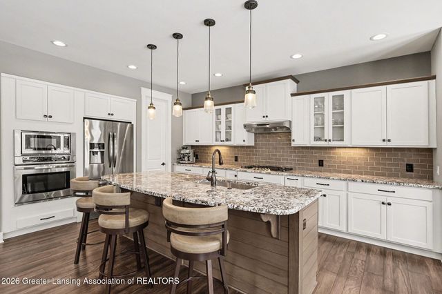 6072 Sleepy Hollow Lane, East Lansing, MI 48823