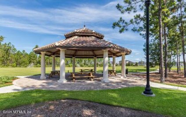 75713 WALKING PATH Lane, Yulee, FL 32097