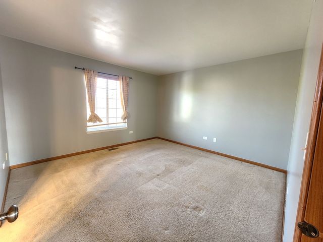 2552 Cesario Drive, Hampshire, IL 60140