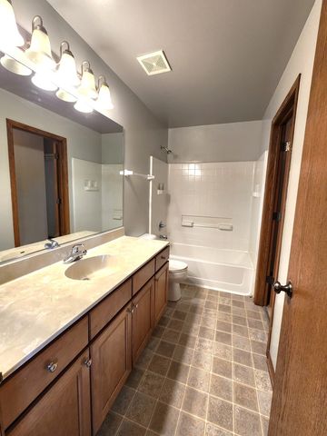 2552 Cesario Drive, Hampshire, IL 60140