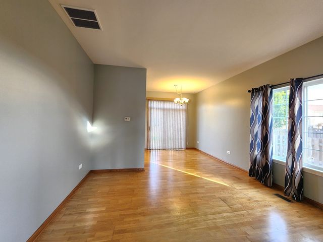 2552 Cesario Drive, Hampshire, IL 60140