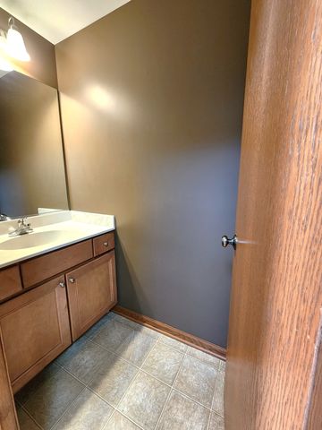 2552 Cesario Drive, Hampshire, IL 60140