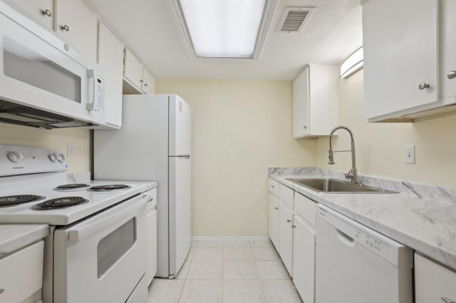 2401 Leon ST 210, Austin, TX 78705