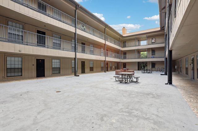 2401 Leon ST 210, Austin, TX 78705