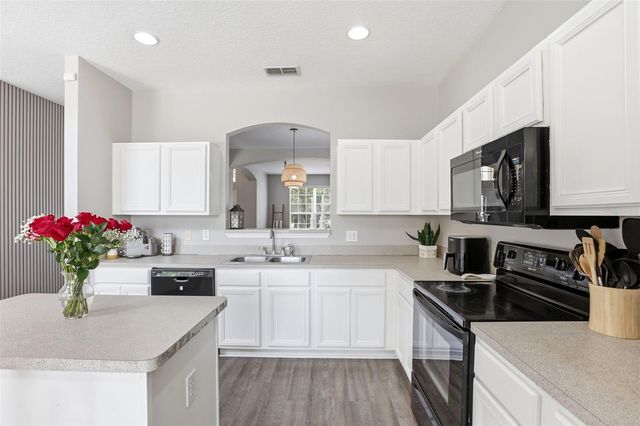 100 RUBINO DRIVE, Davenport, FL 33837
