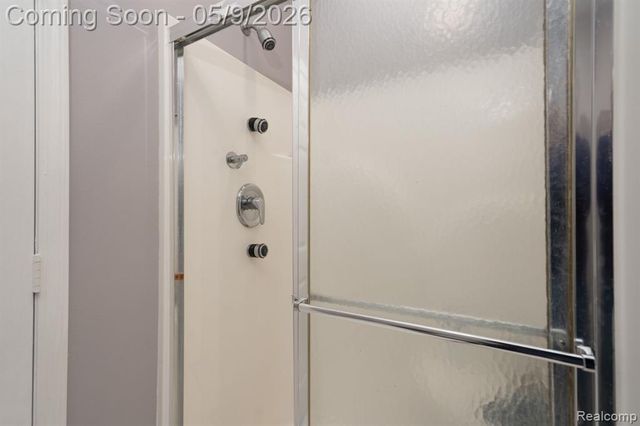 6091 Brookstone Lane, Grand Blanc, MI 48439