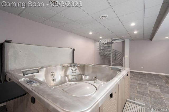 6091 Brookstone Lane, Grand Blanc, MI 48439