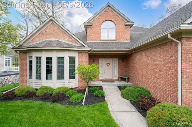 6091 Brookstone Lane, Grand Blanc, MI 48439