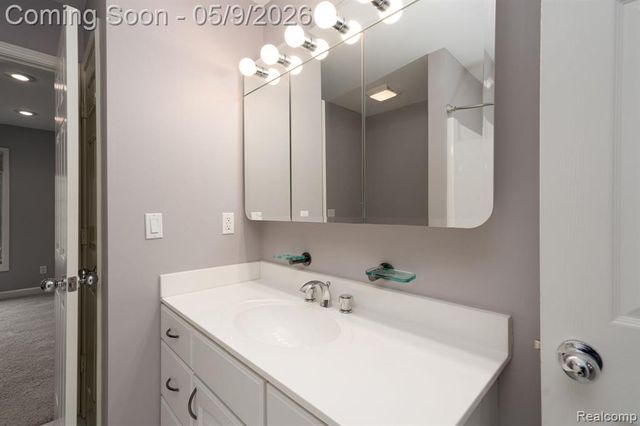 6091 Brookstone Lane, Grand Blanc, MI 48439