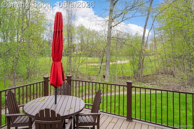 6091 Brookstone Lane, Grand Blanc, MI 48439