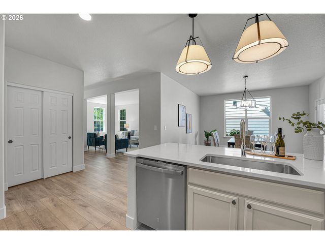 3730 Se OAKLEAF St, Hillsboro, OR 97123
