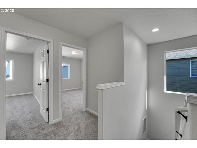 3730 Se OAKLEAF St, Hillsboro, OR 97123