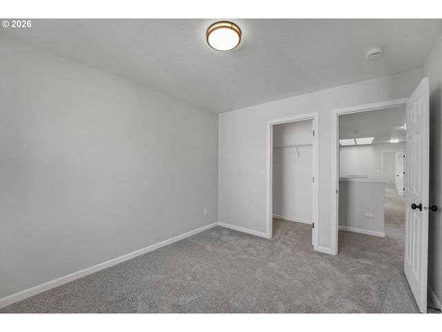 3730 Se OAKLEAF St, Hillsboro, OR 97123