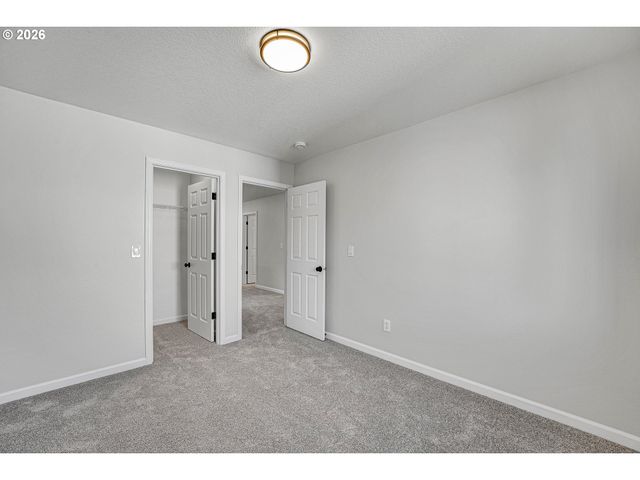 3730 Se OAKLEAF St, Hillsboro, OR 97123