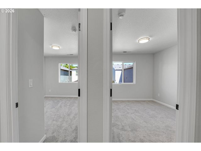 3730 Se OAKLEAF St, Hillsboro, OR 97123