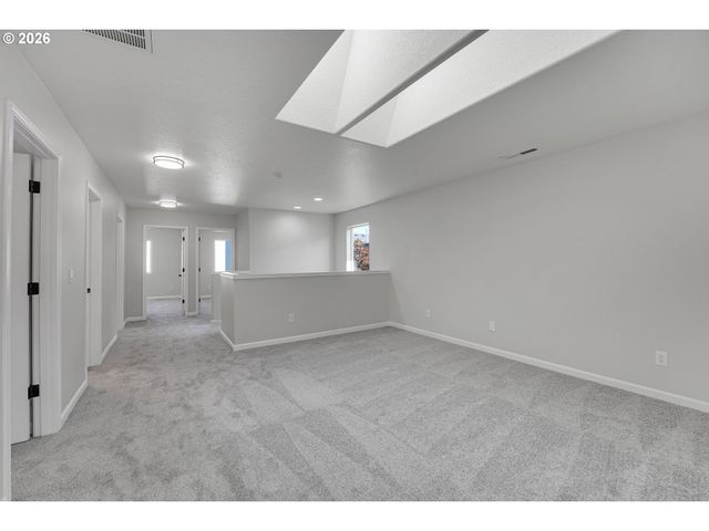 3730 Se OAKLEAF St, Hillsboro, OR 97123