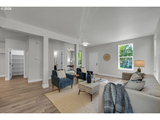3730 Se OAKLEAF St, Hillsboro, OR 97123