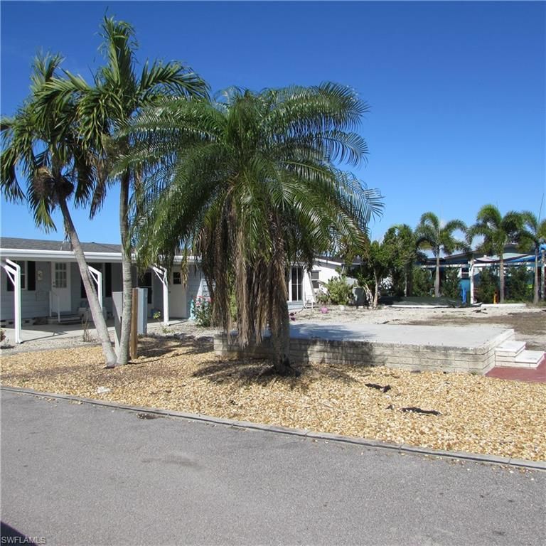 4958 Mullette LN, ST. JAMES CITY, FL 33956 — photo 3