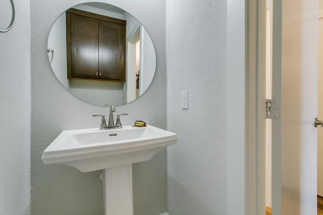 2324 ROOK Drive, Dallas, TX 75211