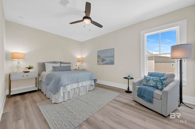 951 W Lagoon Avenue E, Gulf Shores, AL 36542