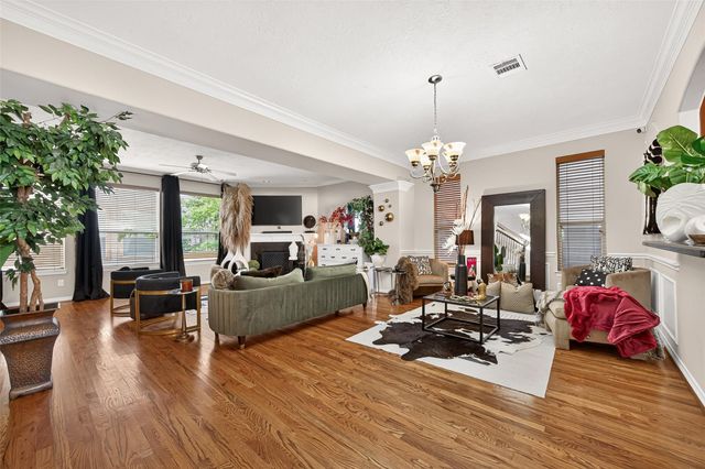3418 Skyline Village Drive, Houston, TX 77057